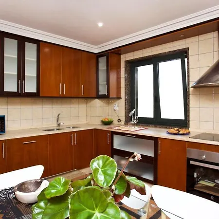 וילה Sleeps 8 With Wifi אויה